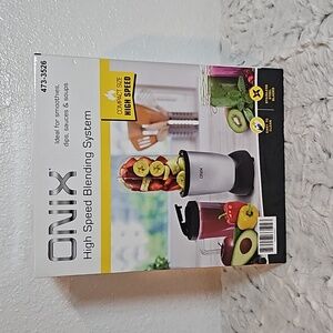 Onix blender, new in box